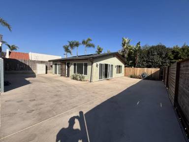 Main picture of 851 N Vulcan Ave