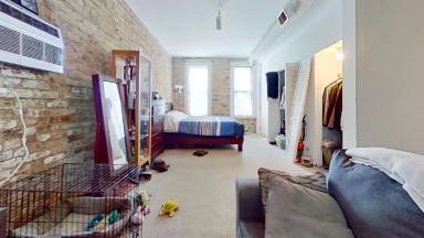 Main picture of 2052 W Webster Ave