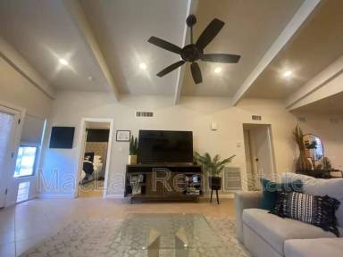 Main picture of 1217 N Miller Rd
