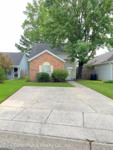 Main picture of 2907 Robinwood Ln