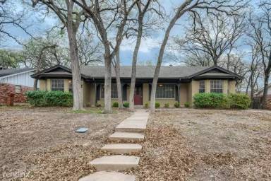Main picture of 733 Kentwood Cir