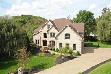 Main picture of 105 Rebecca Dr