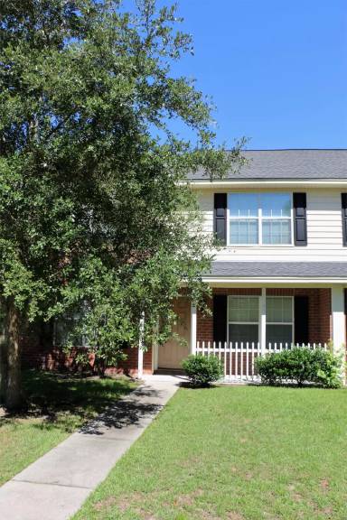 Main picture of 155 Trellis Way