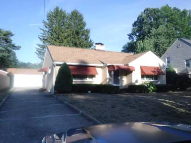 Main picture of 204 Genesee Ave NE