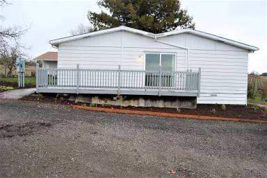 Main picture of 7511 NE Oak Springs Farm Rd