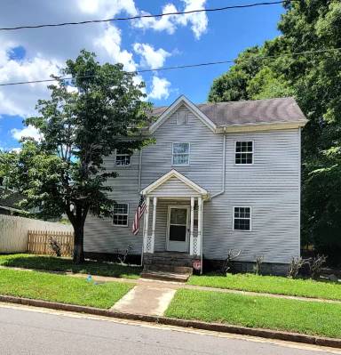 Main picture of 221 4th St