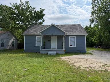 Main picture of 613 S Fielder Rd