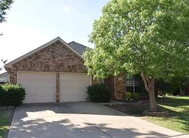 Main picture of 2525 Persimmon Dr