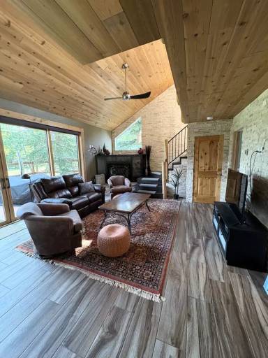 Main picture of 231 E Rabbit Ct