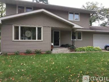Main picture of 611 7th Ave S