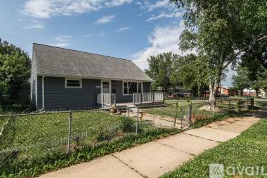 Main picture of 1860 16th St NW