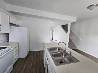 Main picture of 237 N 6th Ter