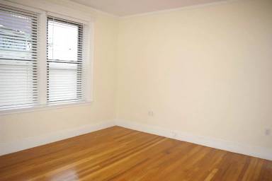 Main picture of 11 Park Dr