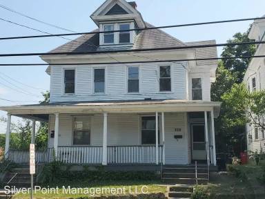 Main picture of 320 E Commerce St