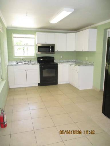 Main picture of 1013 Lewis Dr