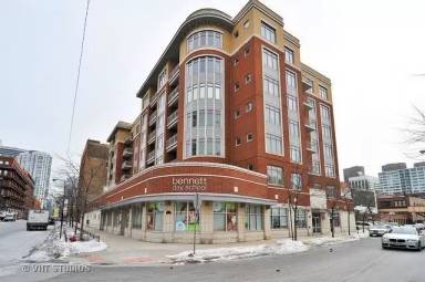 Main picture of 657 W Fulton St