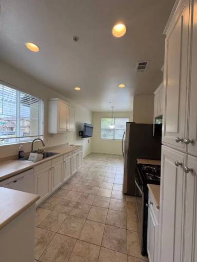 Main picture of 9137 Arbol del Rosal Way