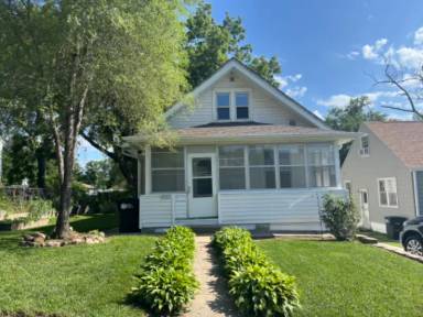Main picture of 4537 Charles St