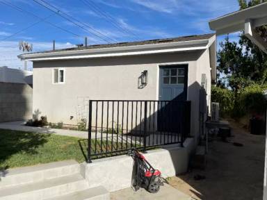 Main picture of 9424 Crebs Ave