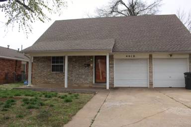 Main picture of 4010 SE 14th Pl