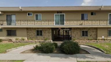 Main picture of 916 S Manhattan Pl