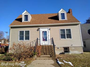 Main picture of 801 2nd Ave SE