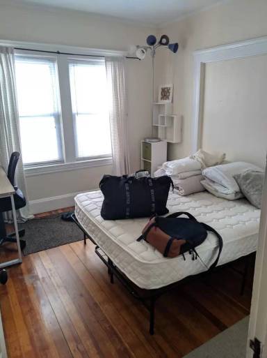 Main picture of 102 Line St