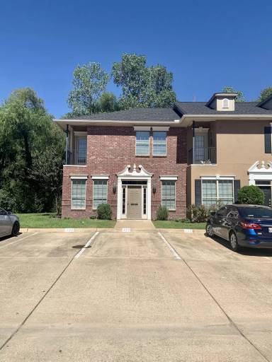 Main picture of 216 Forest Dr
