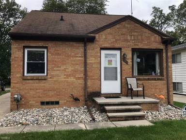 Main picture of 509 N Hagadorn Rd
