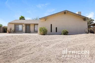 Main picture of 3827 W Gelding Dr