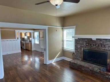 Main picture of 203 W 21st St