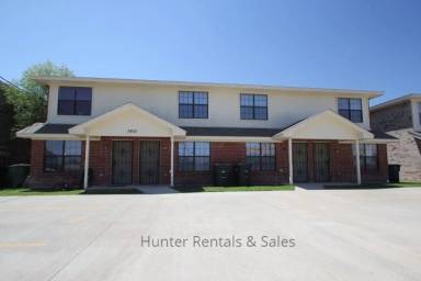 Main picture of 3805 Y S Pak Ct