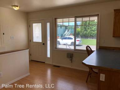 Main picture of 605 Princeton Ave N