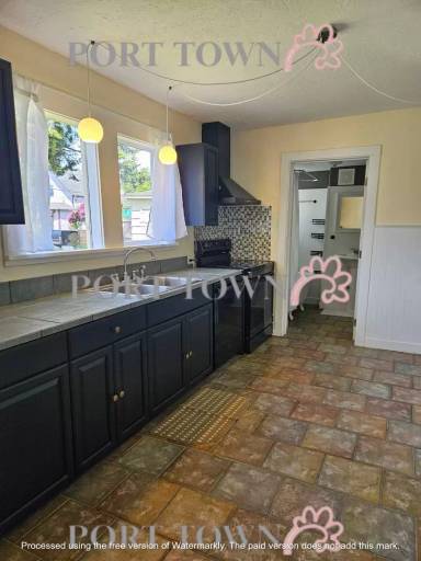 Main picture of 150 Lincoln St