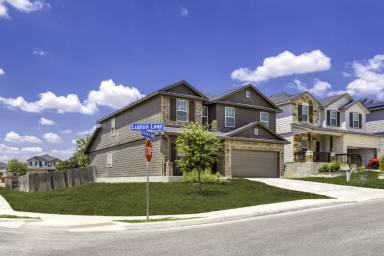 Main picture of 2625 Lupton Leap