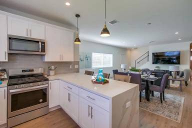 Main picture of 4142 Nordica Ave