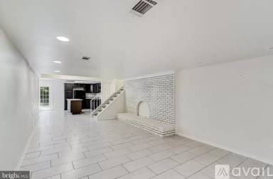 Main picture of 35840 Army Navy Dr