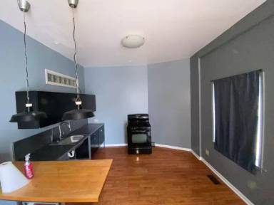 Main picture of 1349 E Broadway St