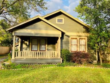 Main picture of 2223 Oxford St