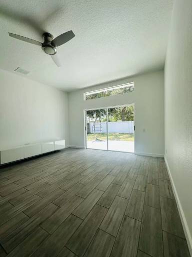 Main picture of 10421 Paragon Pl