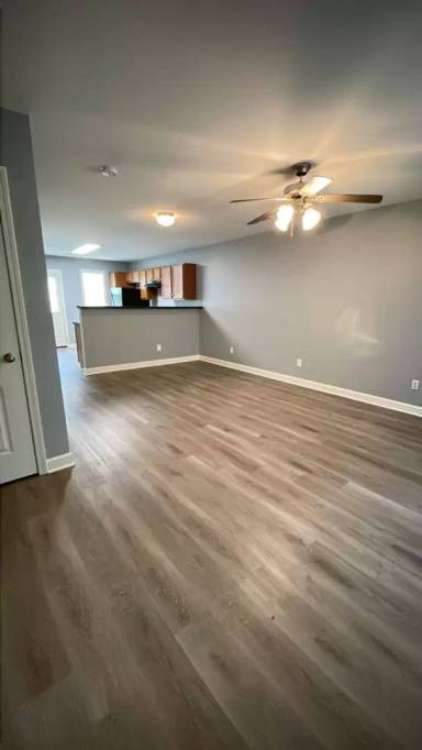 Main picture of 2 B St