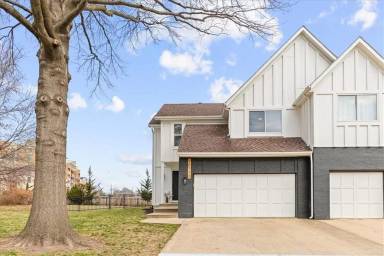 Main picture of 10710 W 115th St