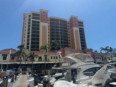 Main picture of Walk to Marina