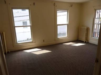 Main picture of 114 Fayette St