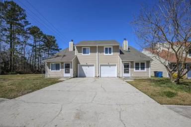 Main picture of 101 - 103 Brenda Dr
