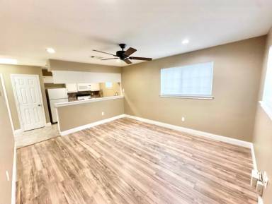 Main picture of 2310 W Hickory St