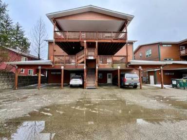 Main picture of 4401 Riverside Dr