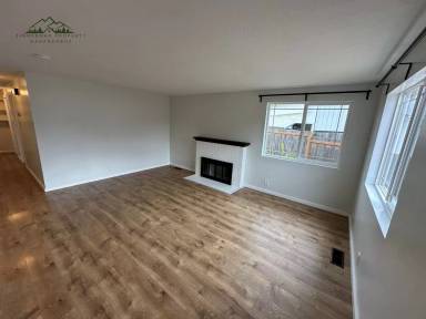 Main picture of 1181 S 39th St