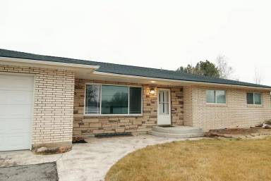 Main picture of 147 N 3900 E