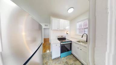 Main picture of 2331 Riverside Ave